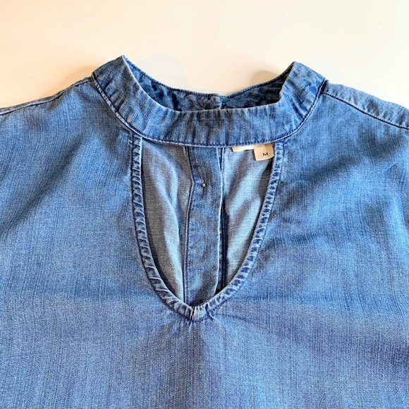 Anthro Cloth & Stone Chambray Button Back Top - M - Picture 4 of 8